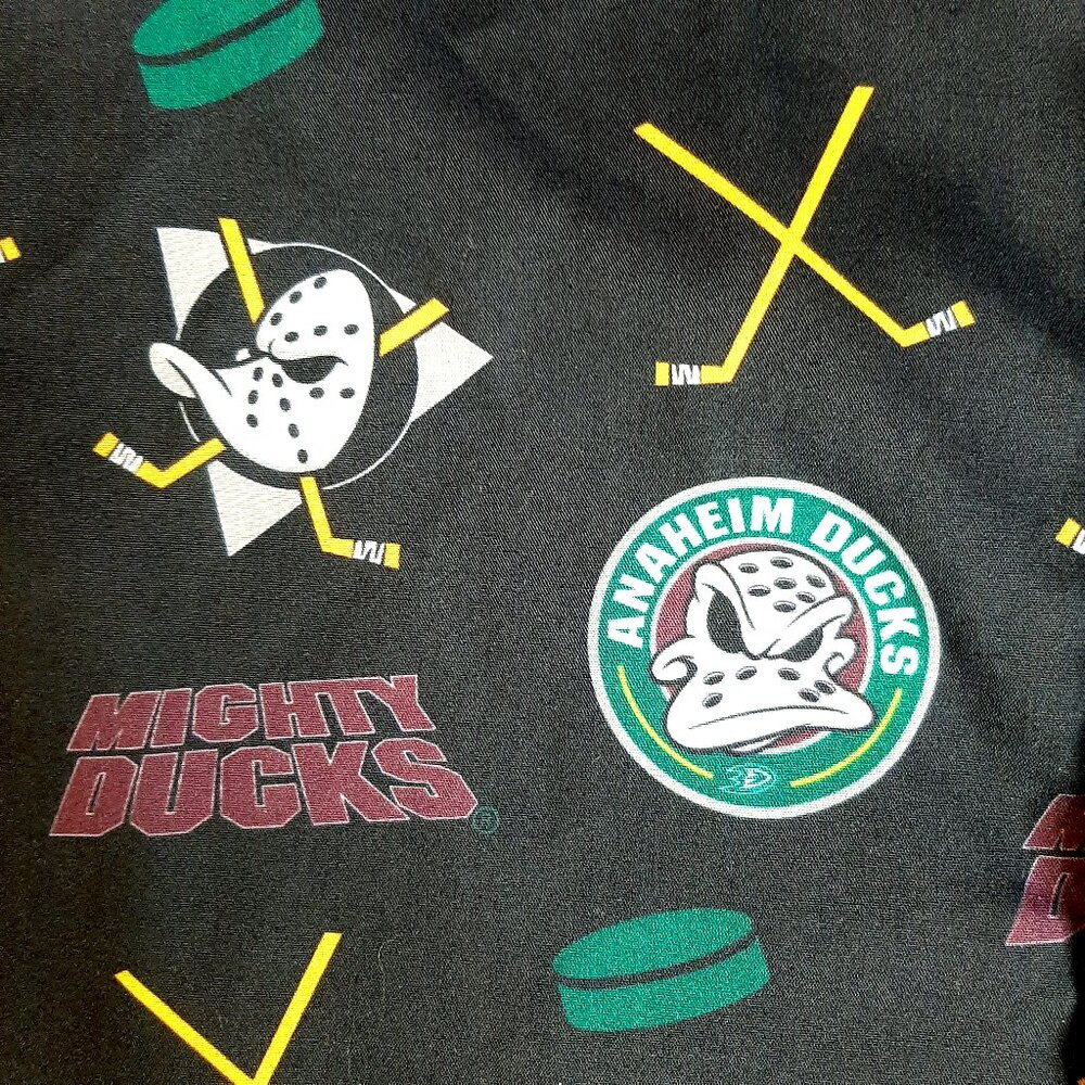 Anaheim Mighty Ducks Shirt Mens Large Short Sleeve button up All Over Print NICE - Picture 2 of 4